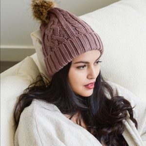 Give me roses & Fur beanie